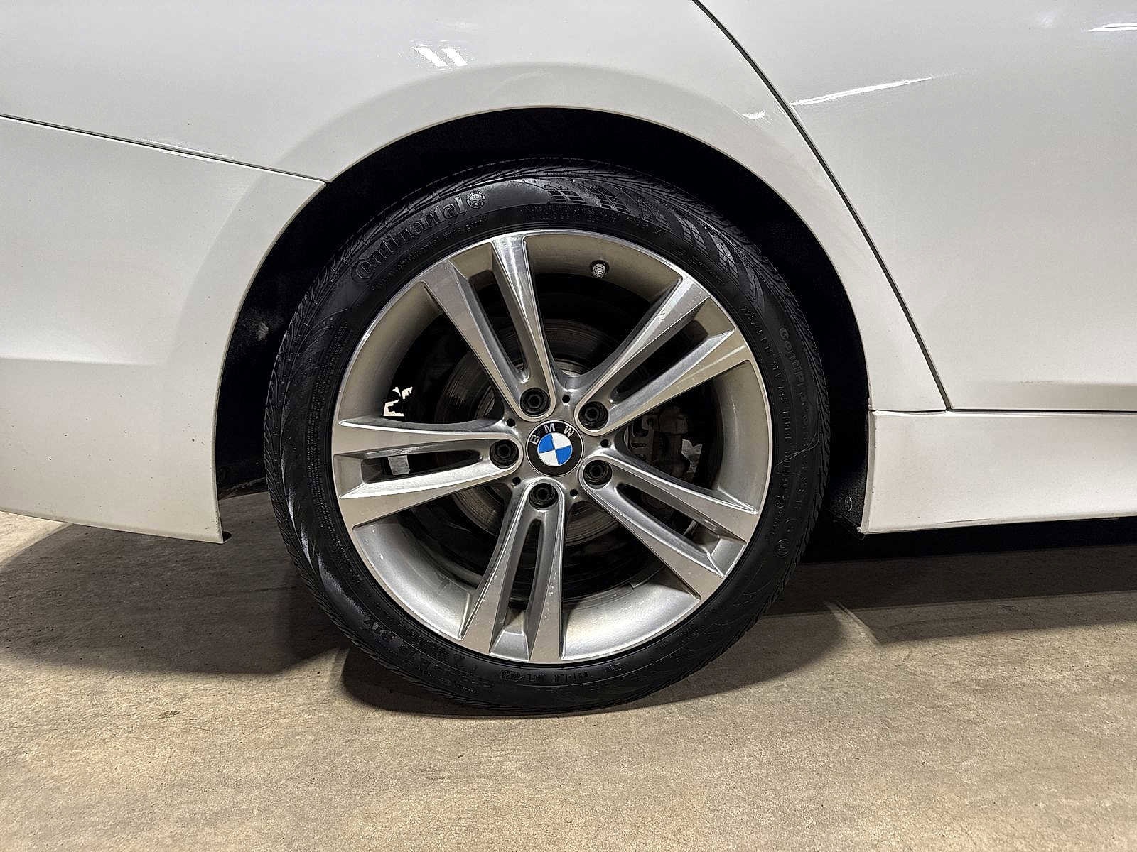 Thumbnail: 2017 BMW 3 Series - 10