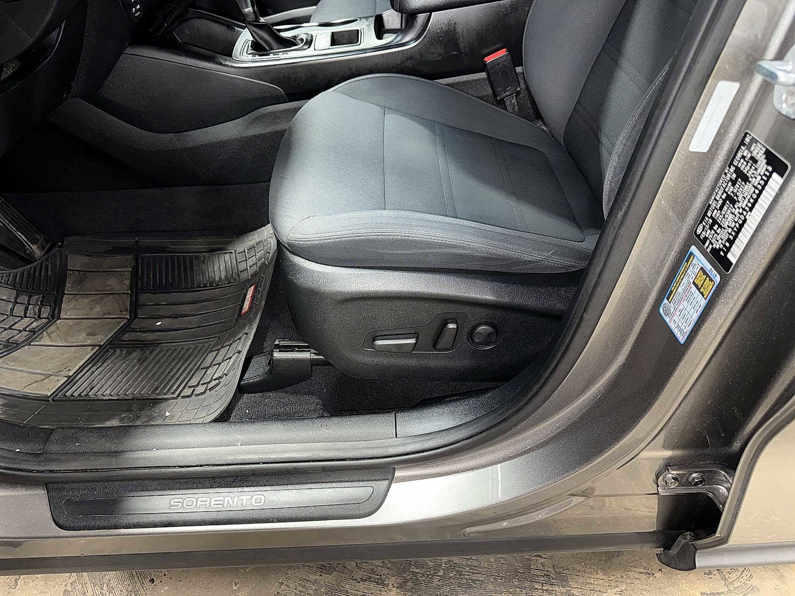 Thumbnail: 2019 Kia Sorento - 23