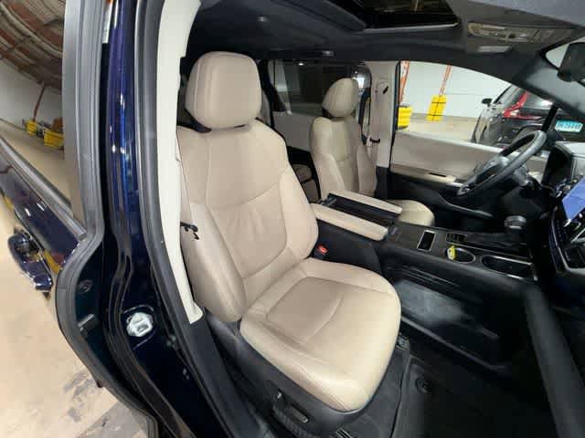 Thumbnail: 2023 Toyota Sienna - 16