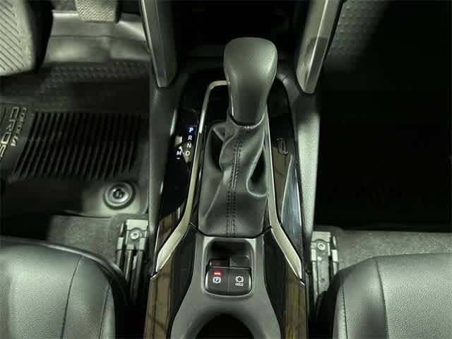 2024 Toyota Corolla Cross XLE 33