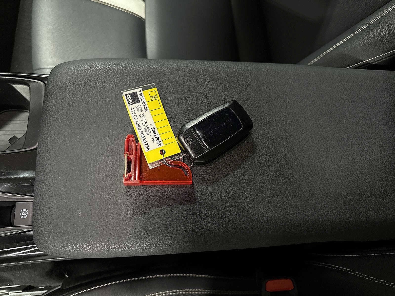 Thumbnail: 2025 Toyota Camry - 32