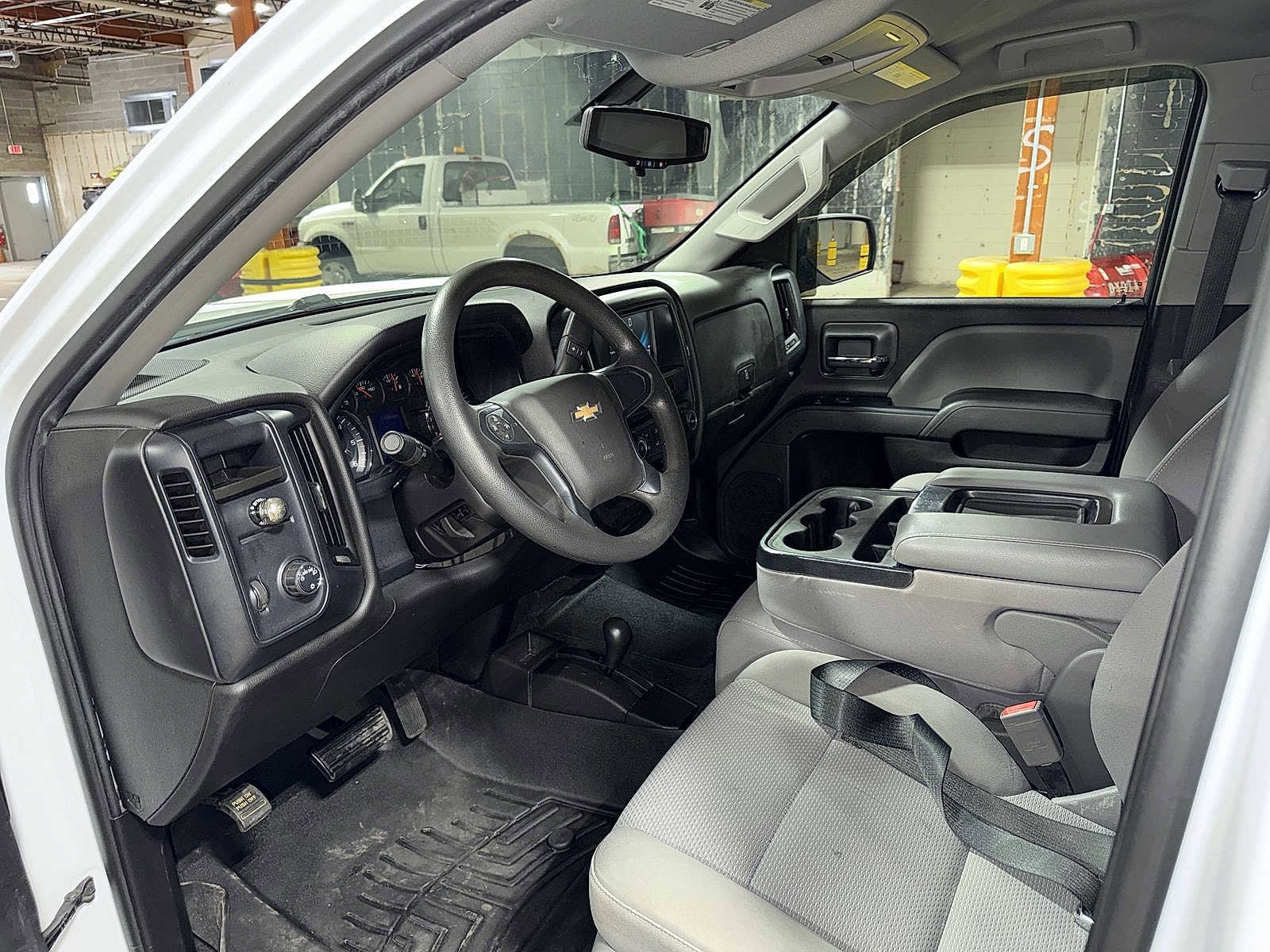 Thumbnail: 2018 Chevrolet Silverado 1500 - 26