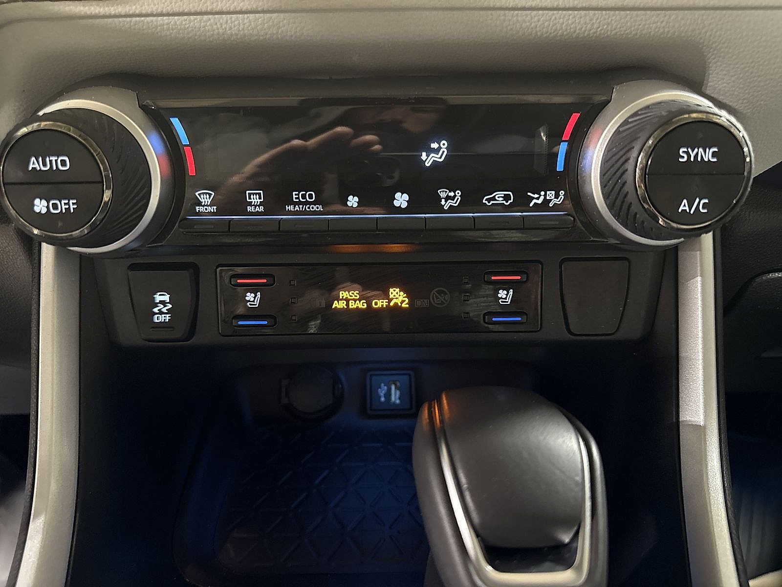 Thumbnail: 2023 Toyota RAV4 - 34