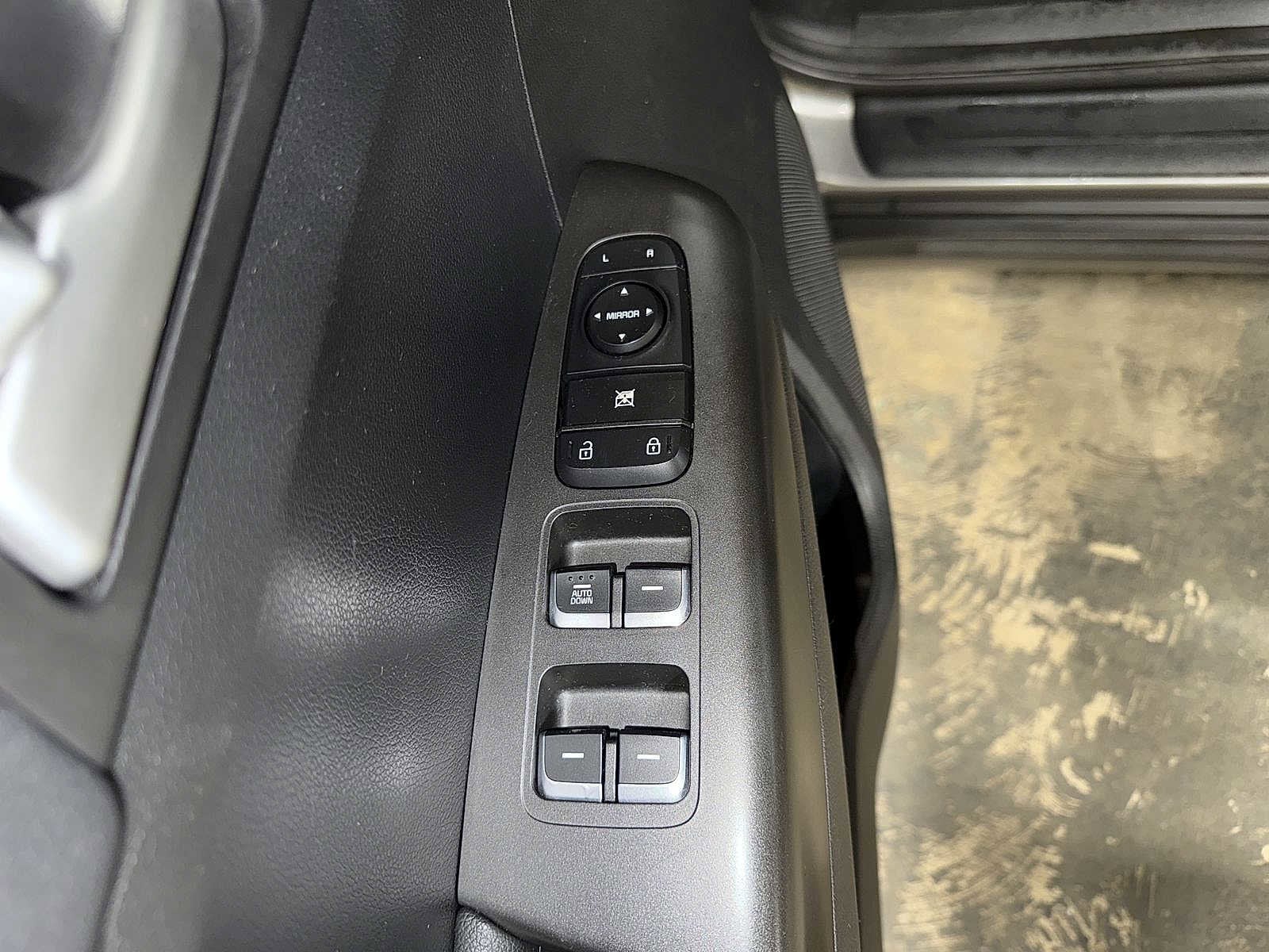 Thumbnail: 2017 Kia Sportage - 22