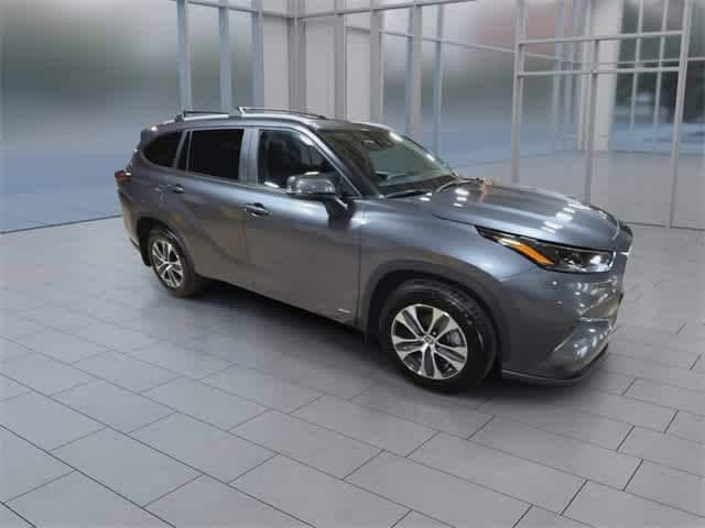 Thumbnail: 2024 Toyota Highlander - 2