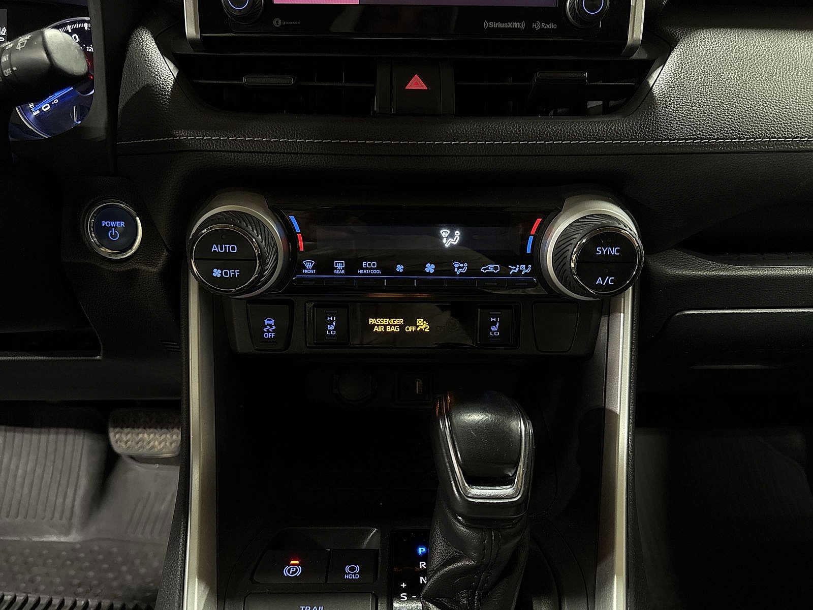 Thumbnail: 2019 Toyota RAV4 - 21