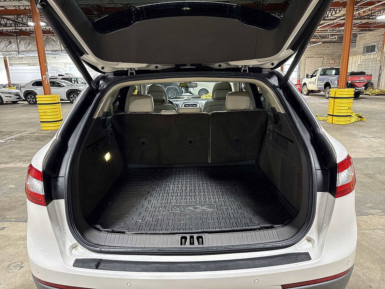 Thumbnail: 2016 Lincoln MKX - 11