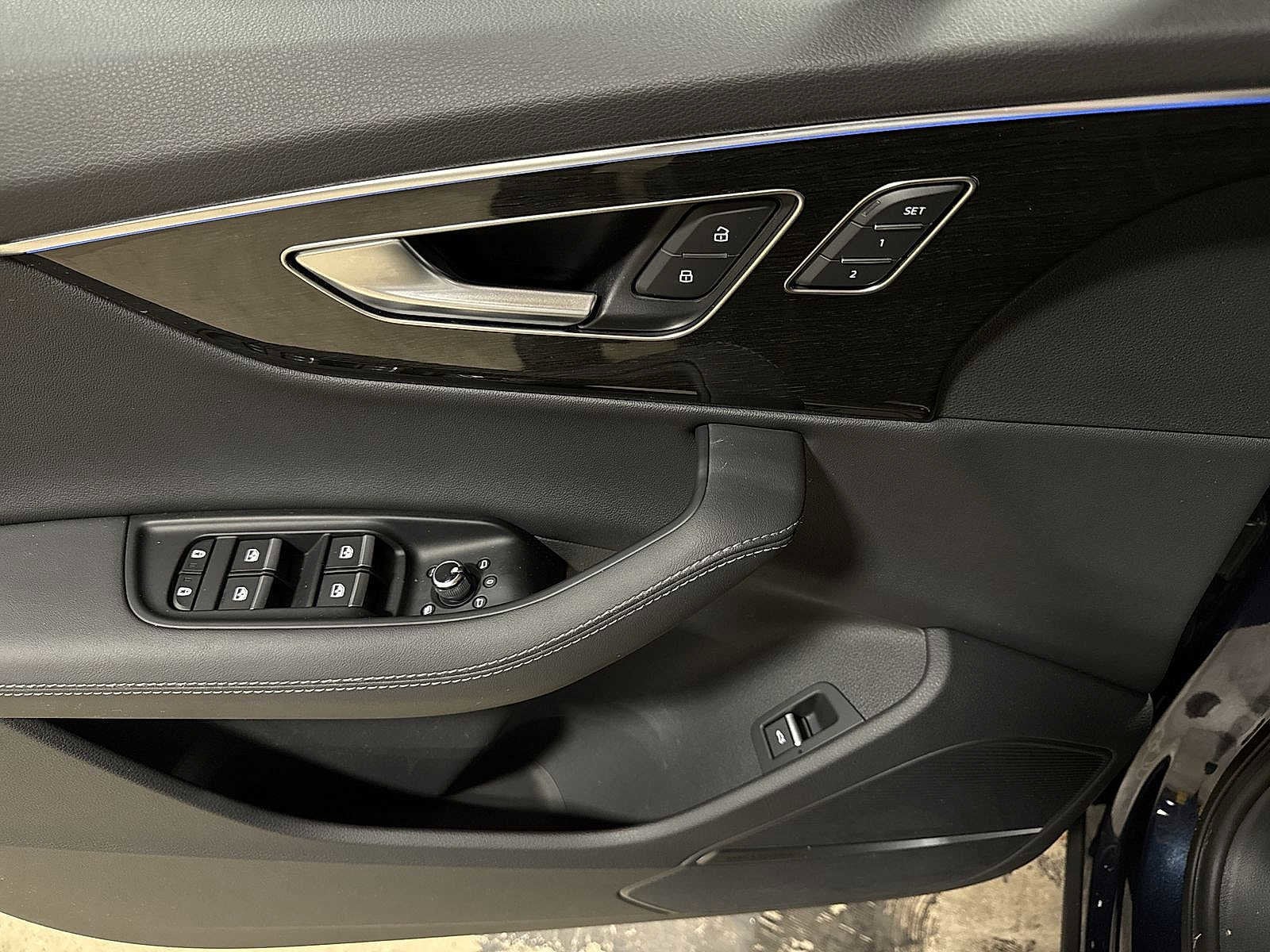 Thumbnail: 2025 Audi Q7 - 24