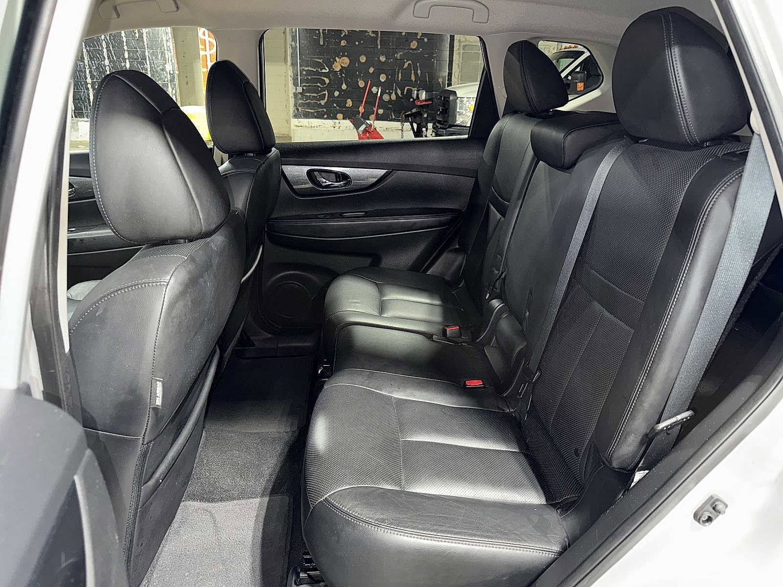 Thumbnail: 2015 Nissan Rogue - 17