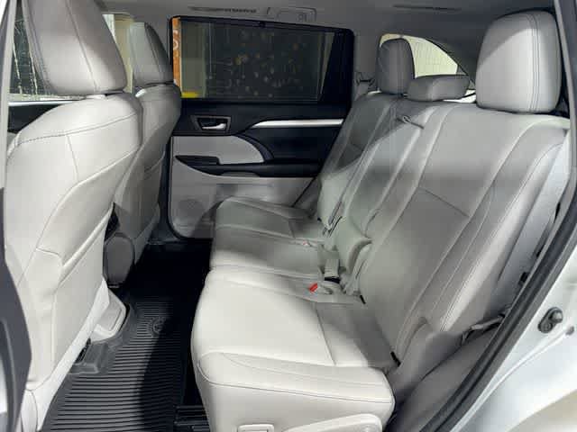 Thumbnail: 2017 Toyota Highlander - 17