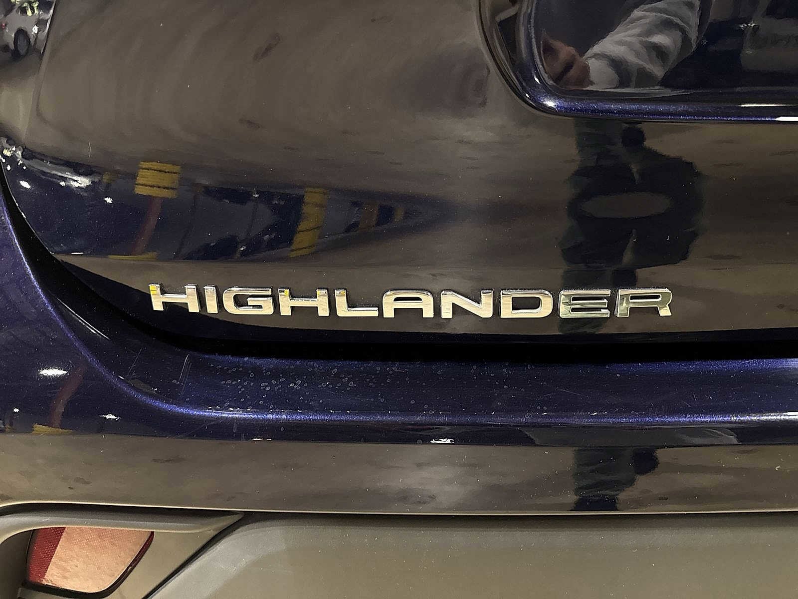 Thumbnail: 2023 Toyota Highlander - 27