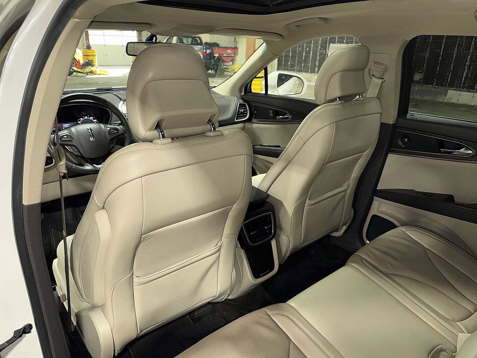 Thumbnail: 2016 Lincoln MKX - 30