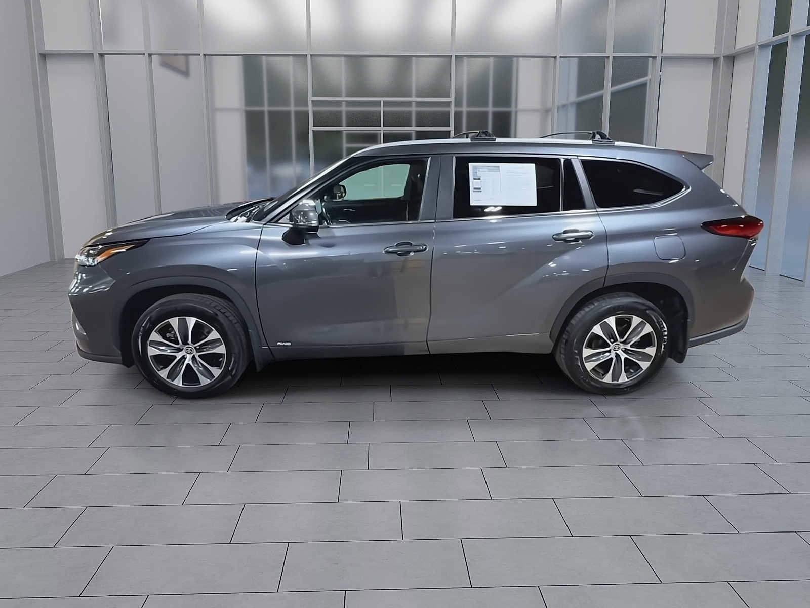 Thumbnail: 2023 Toyota Highlander - 5