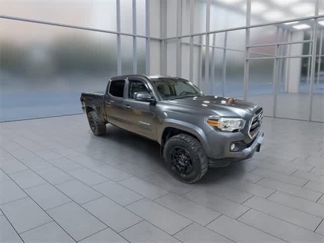 2016 Toyota Tacoma SR5 V6 photo 2