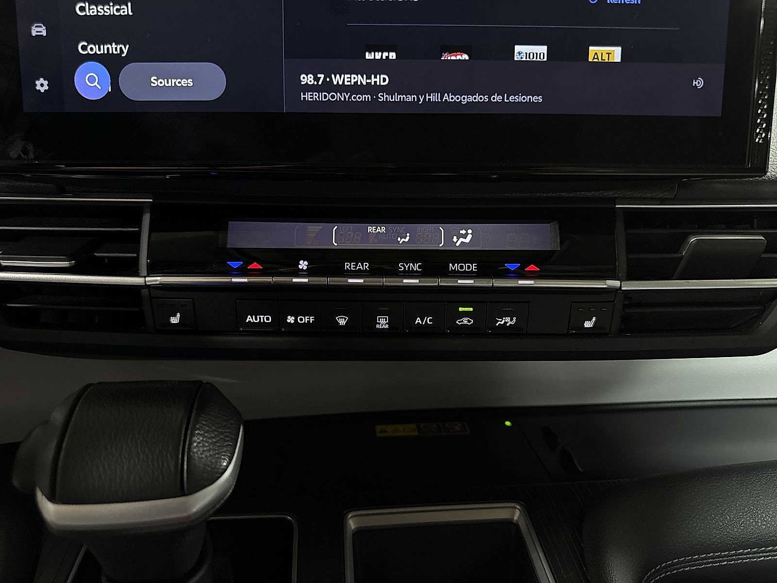 Thumbnail: 2025 Toyota Sienna - 21