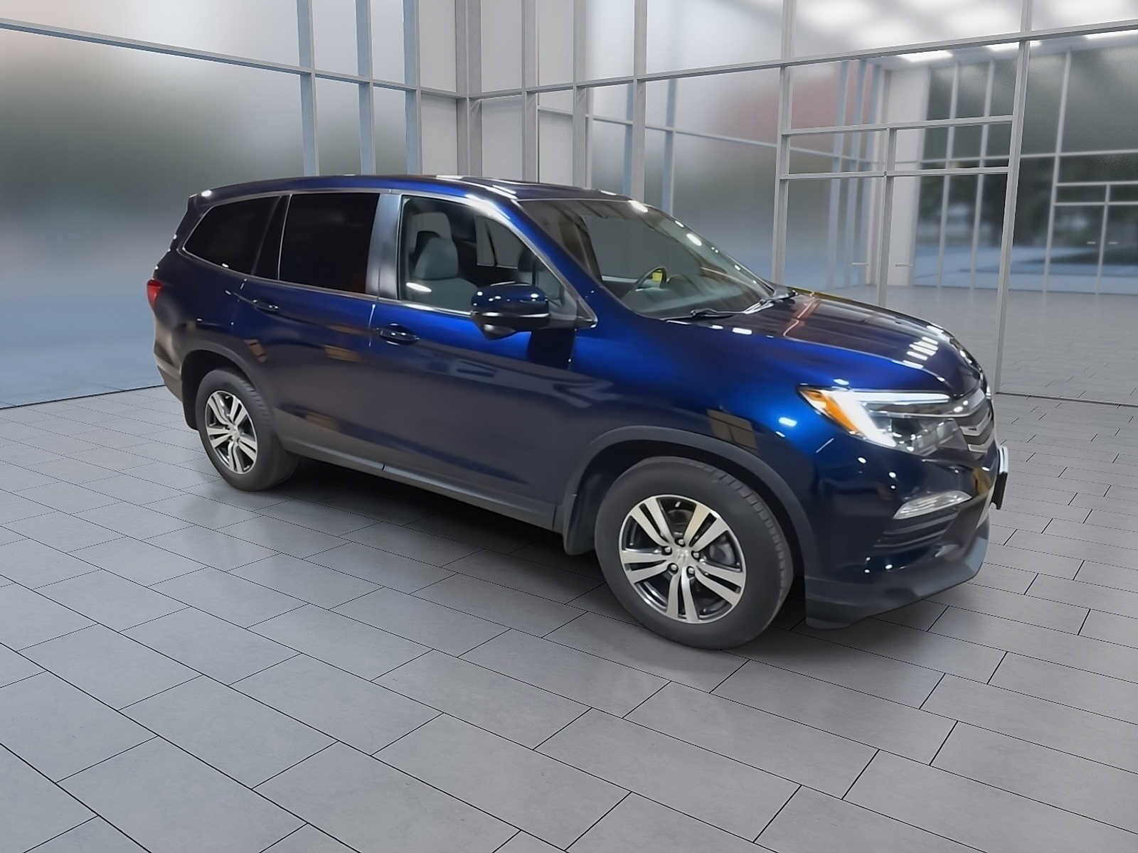 Thumbnail: 2017 Honda Pilot - 2