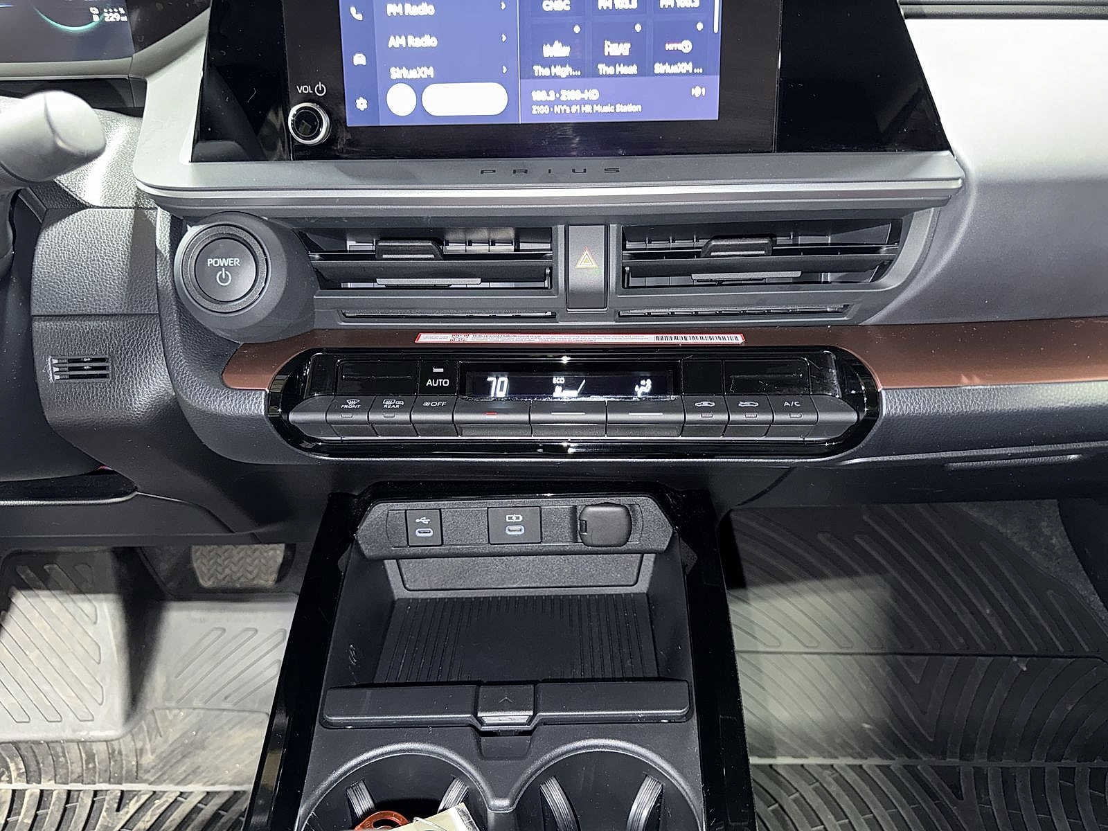 Thumbnail: 2024 Toyota Prius Prime - 21