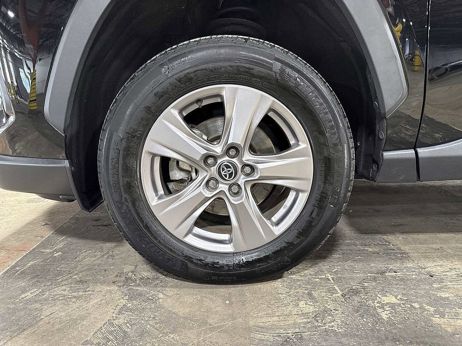 Thumbnail: 2022 Toyota RAV4 - 10