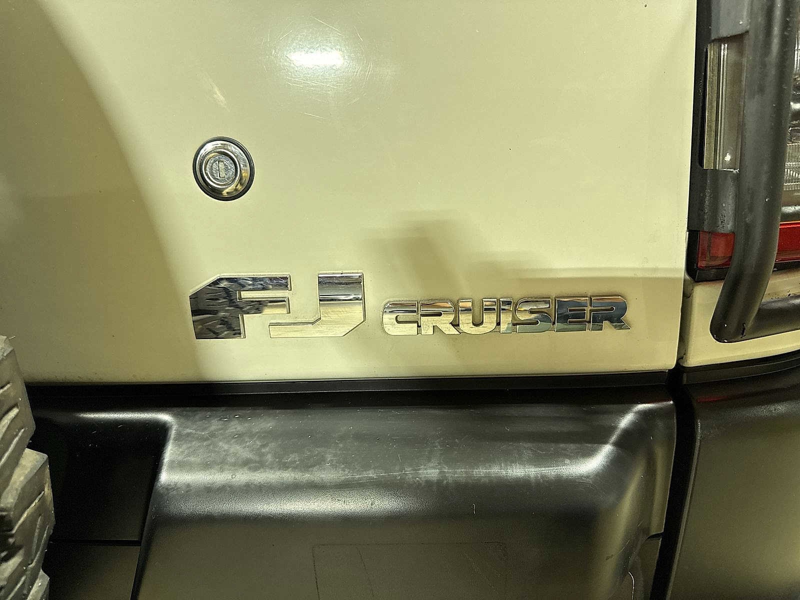 Thumbnail: 2013 Toyota FJ Cruiser - 24