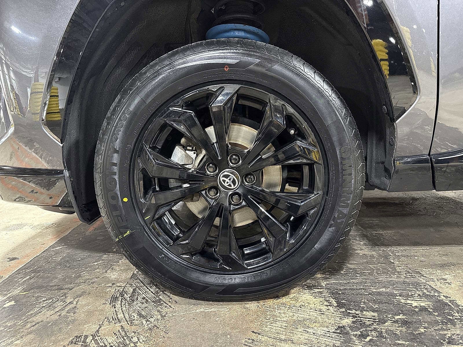 Thumbnail: 2022 Toyota RAV4 - 10