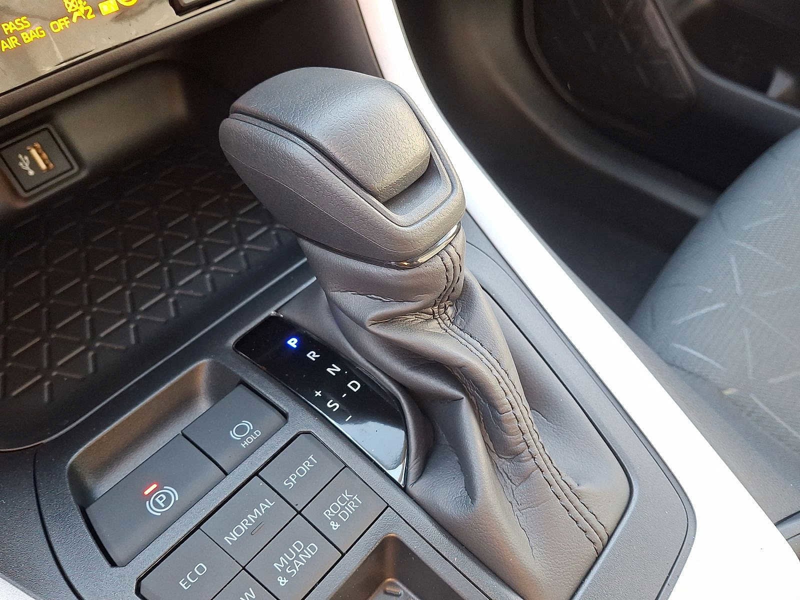 Thumbnail: 2025 Toyota RAV4 - 21