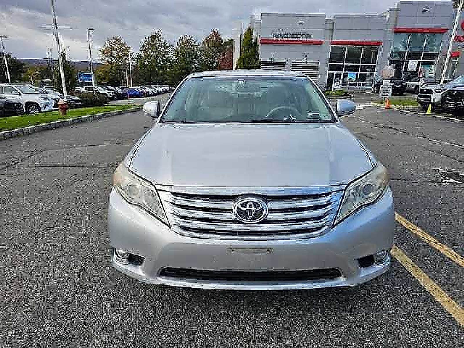 Thumbnail: 2011 Toyota Avalon - 2