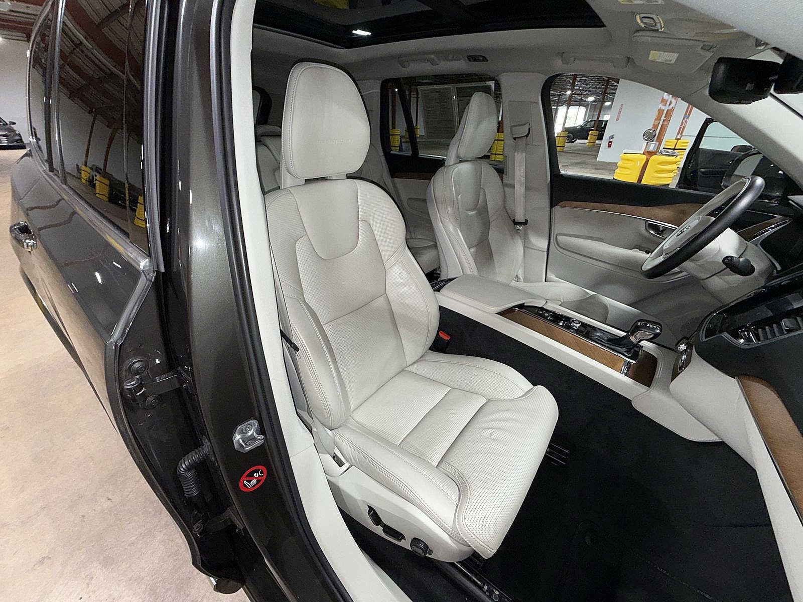 Thumbnail: 2018 Volvo XC90 - 15