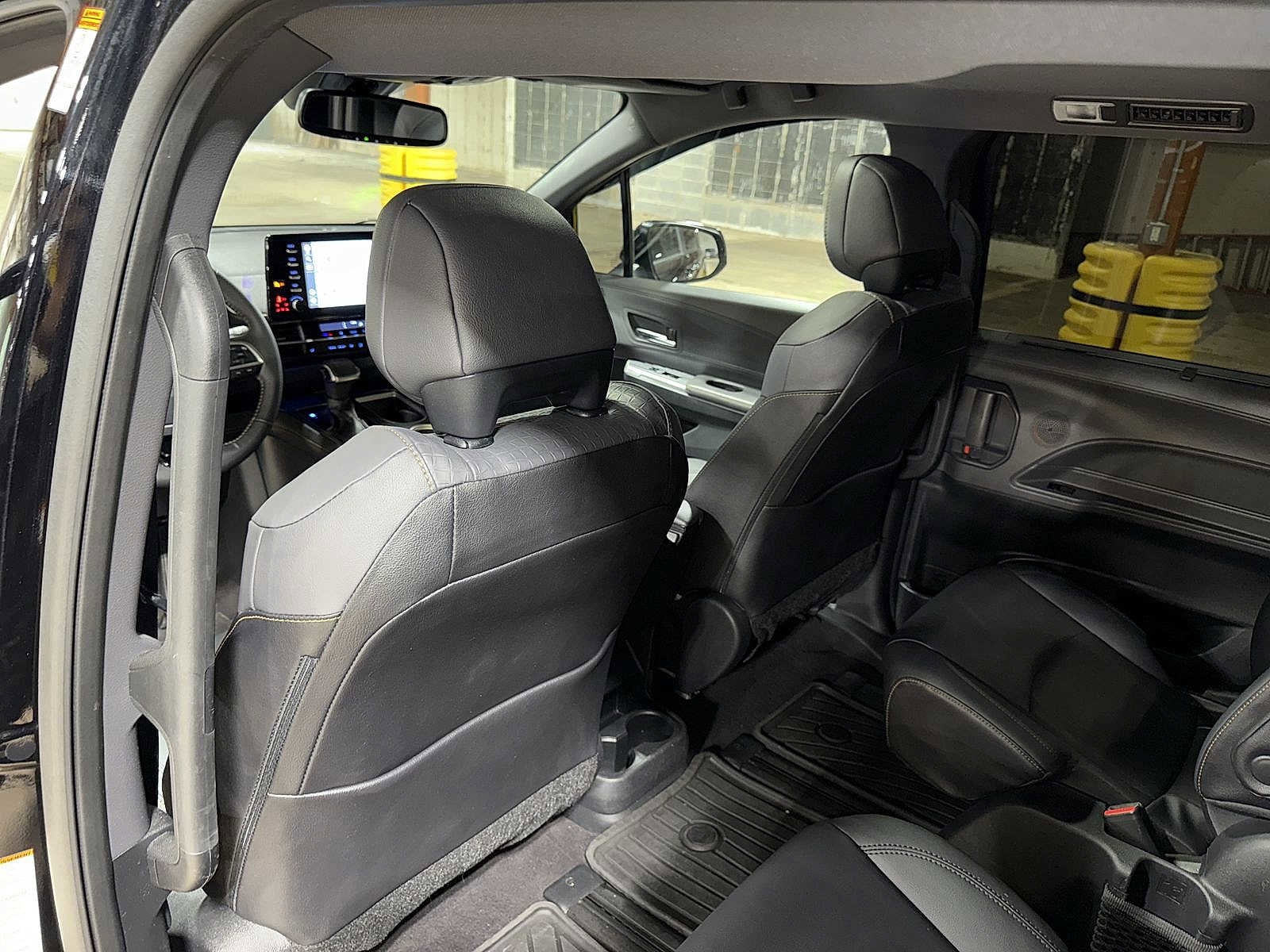 Thumbnail: 2022 Toyota Sienna - 30