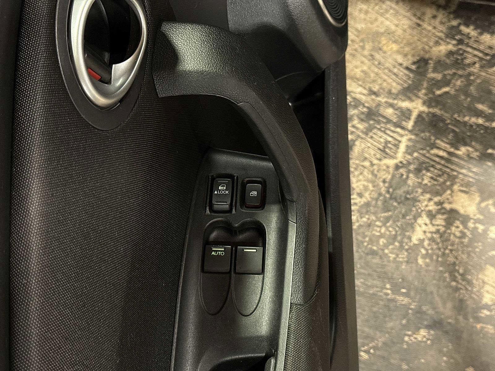 Thumbnail: 2014 Honda CR-Z - 22