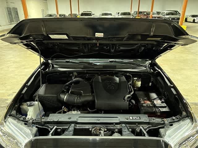 2017 Toyota Tacoma SR5 12
