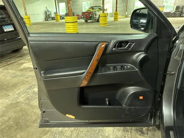 2012 Toyota Highlander Limited 31