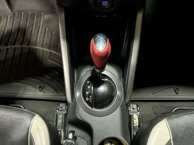 Thumbnail: 2013 Hyundai Veloster - 29