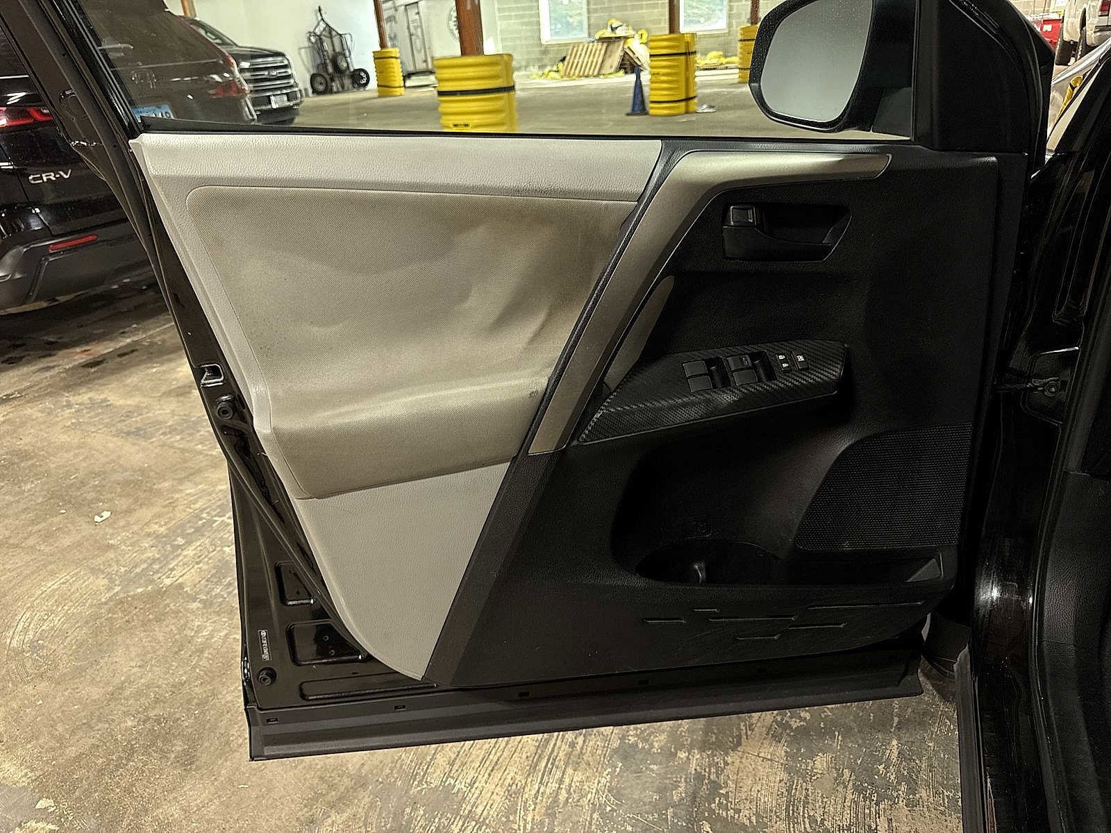 Thumbnail: 2013 Toyota RAV4 - 28