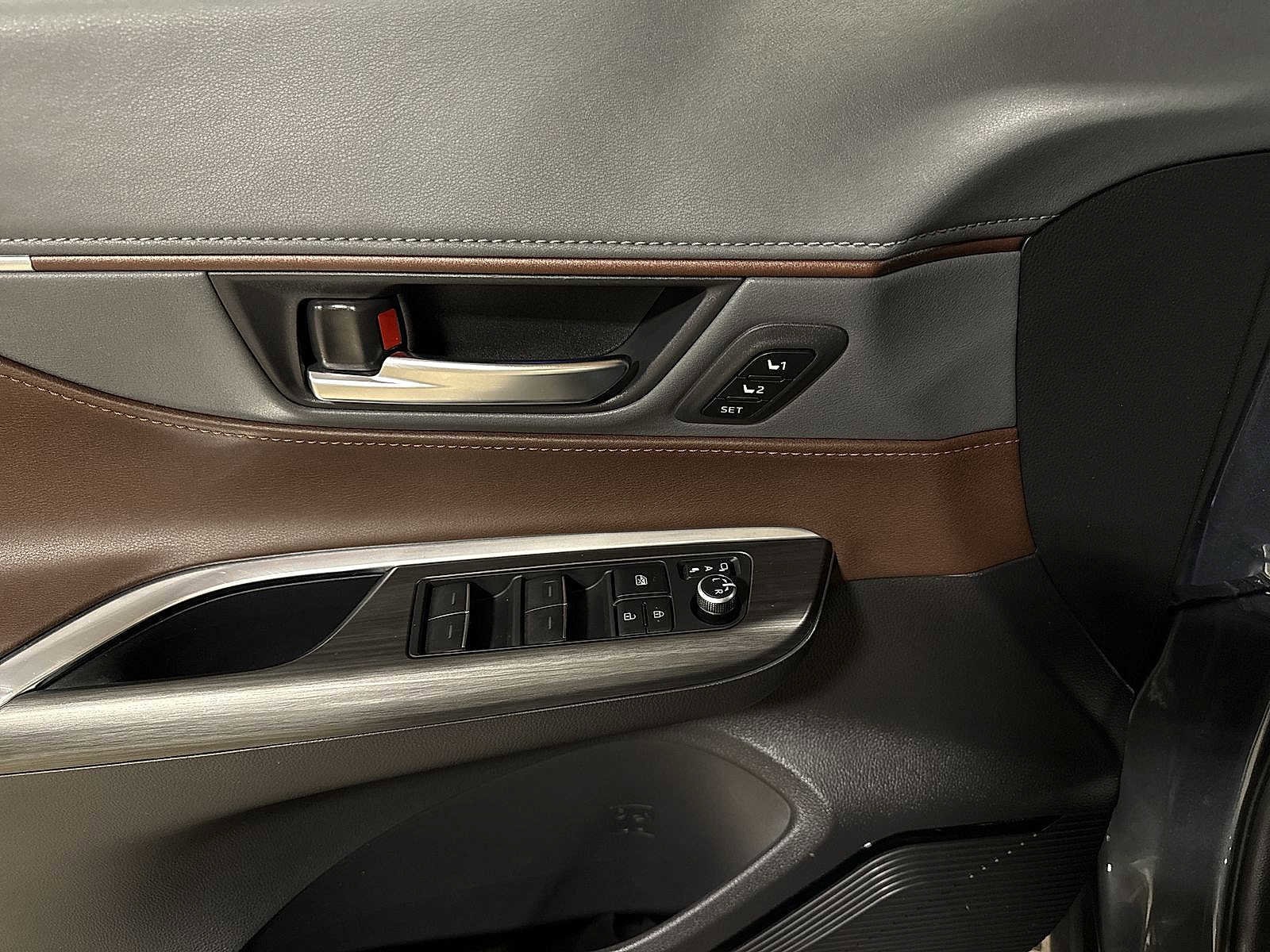 Thumbnail: 2023 Toyota Venza - 22