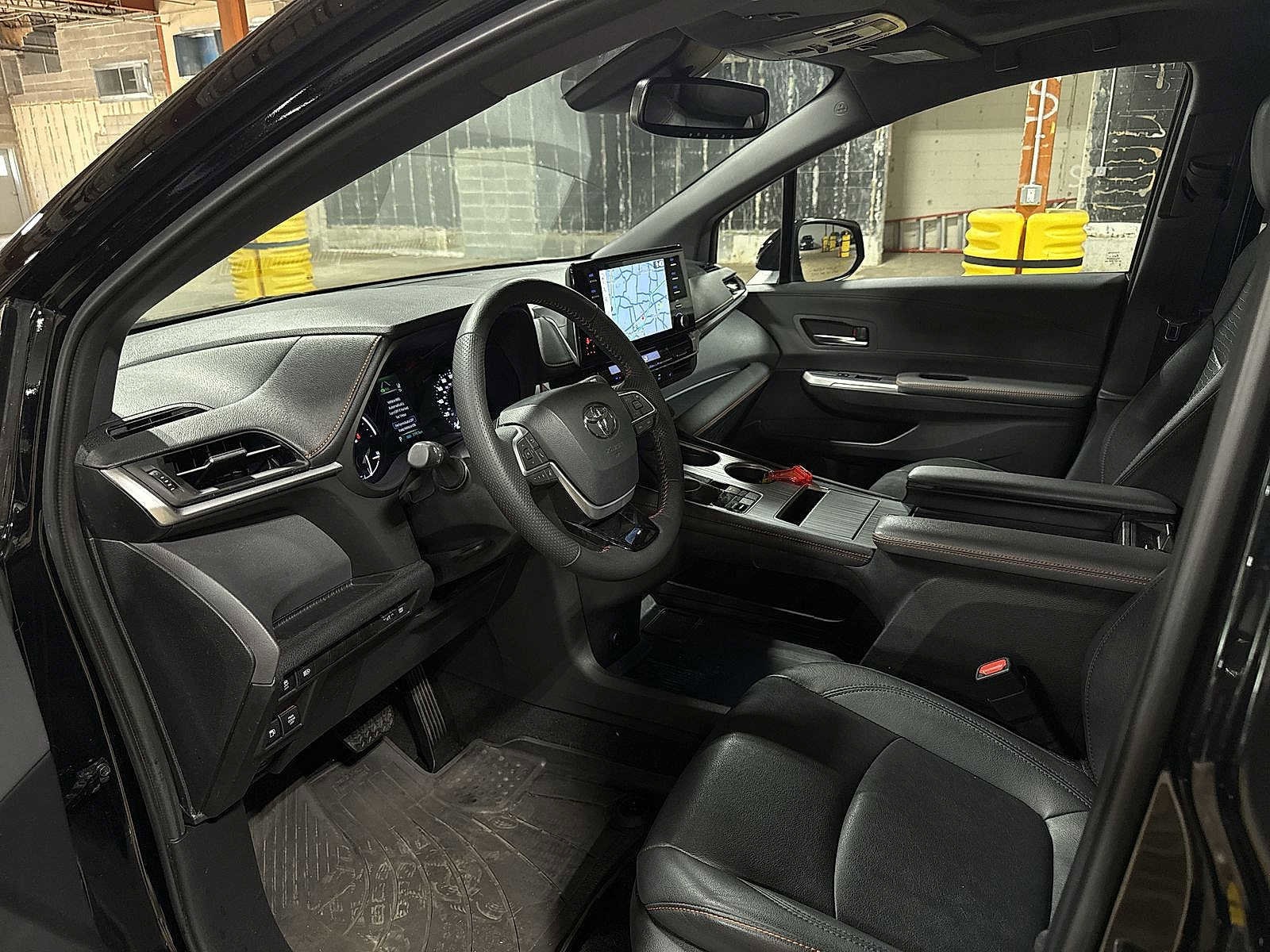 Thumbnail: 2023 Toyota Sienna - 31