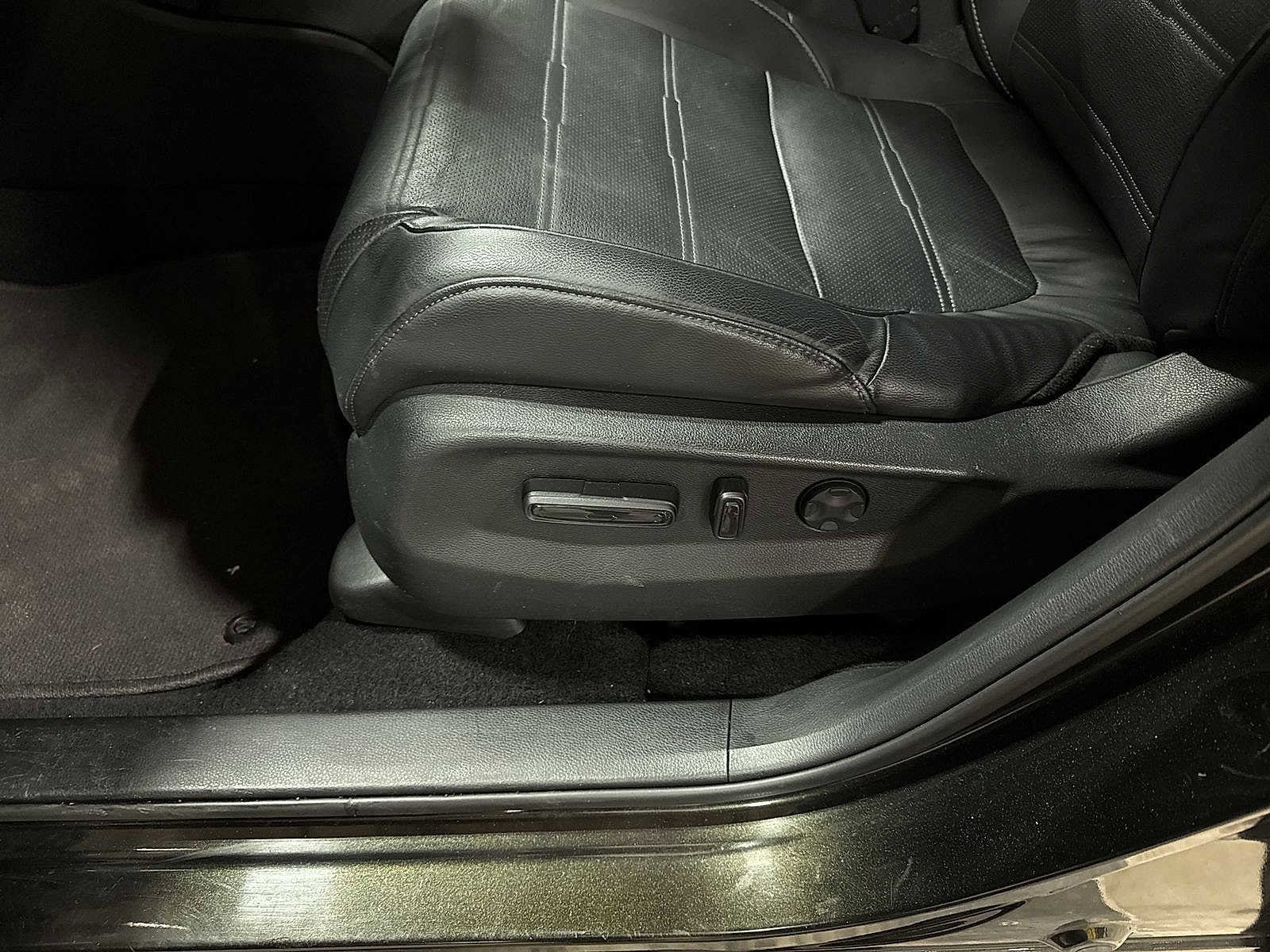 Thumbnail: 2019 Honda CR-V - 23