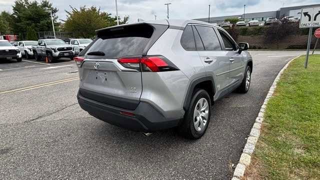 Thumbnail: 2022 Toyota RAV4 - 4