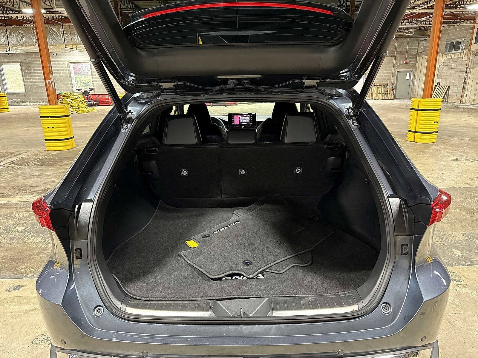 Thumbnail: 2022 Toyota Venza - 11