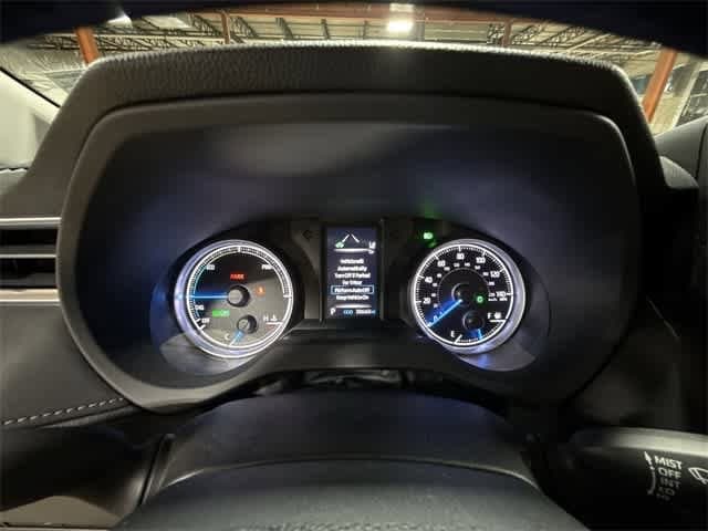 2021 Toyota Venza LE 32