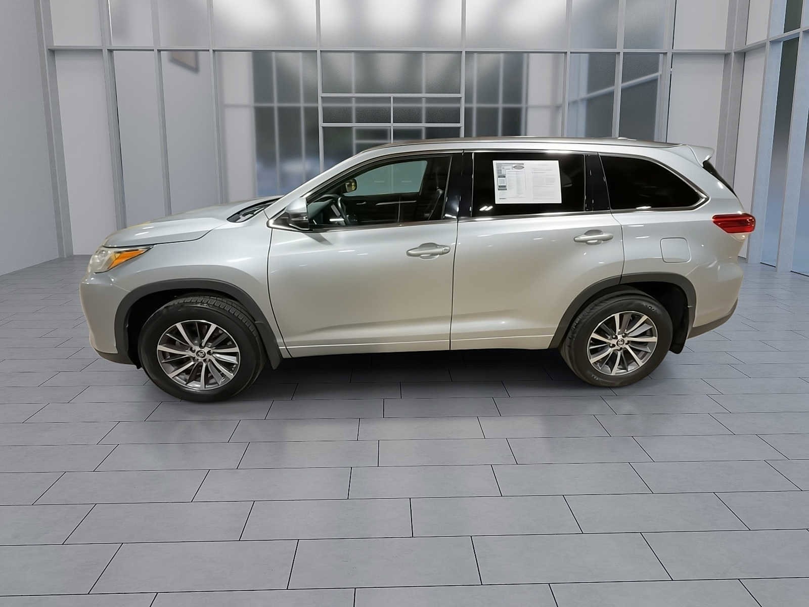 Thumbnail: 2018 Toyota Highlander - 5