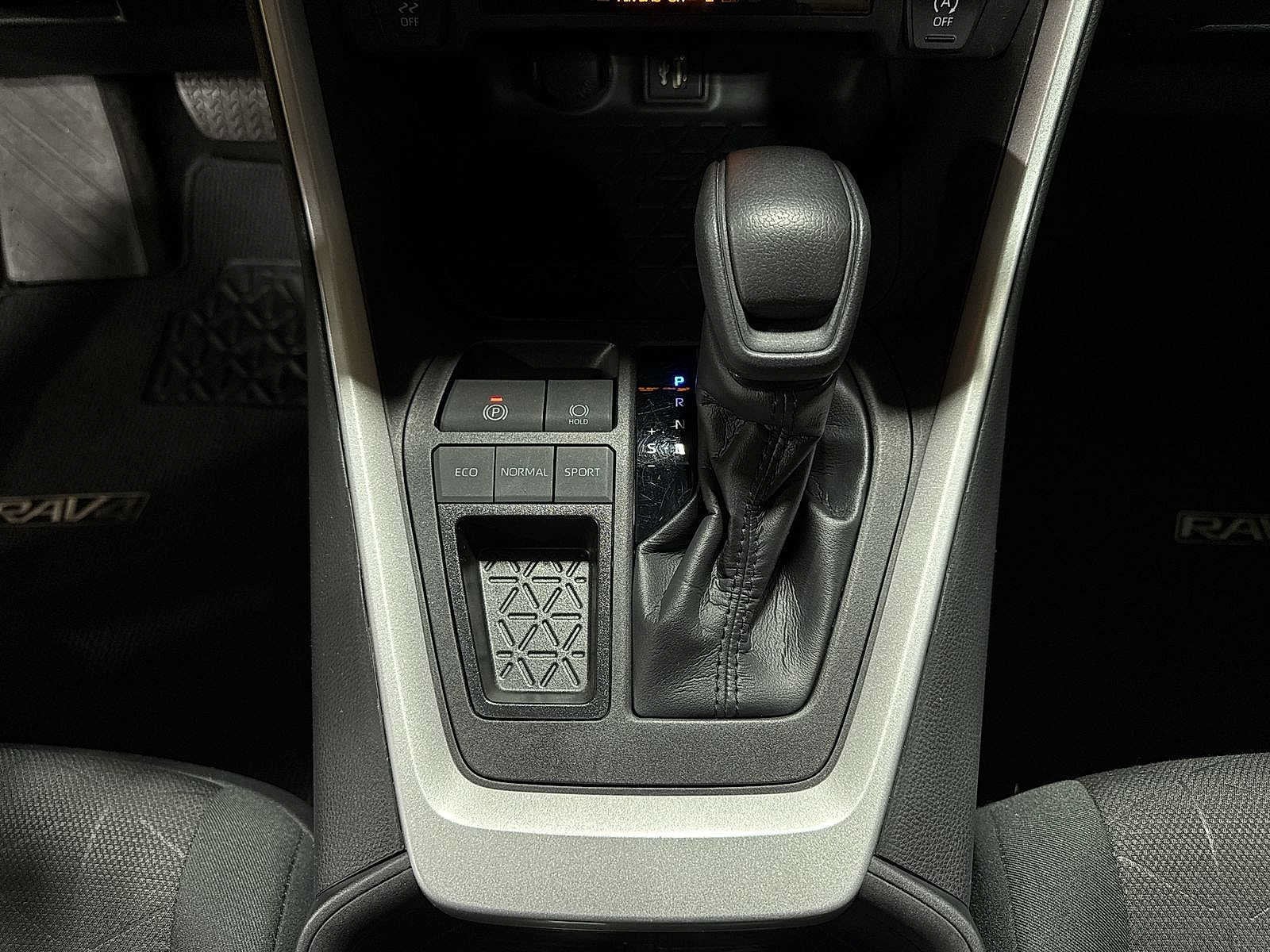 Thumbnail: 2023 Toyota RAV4 - 31