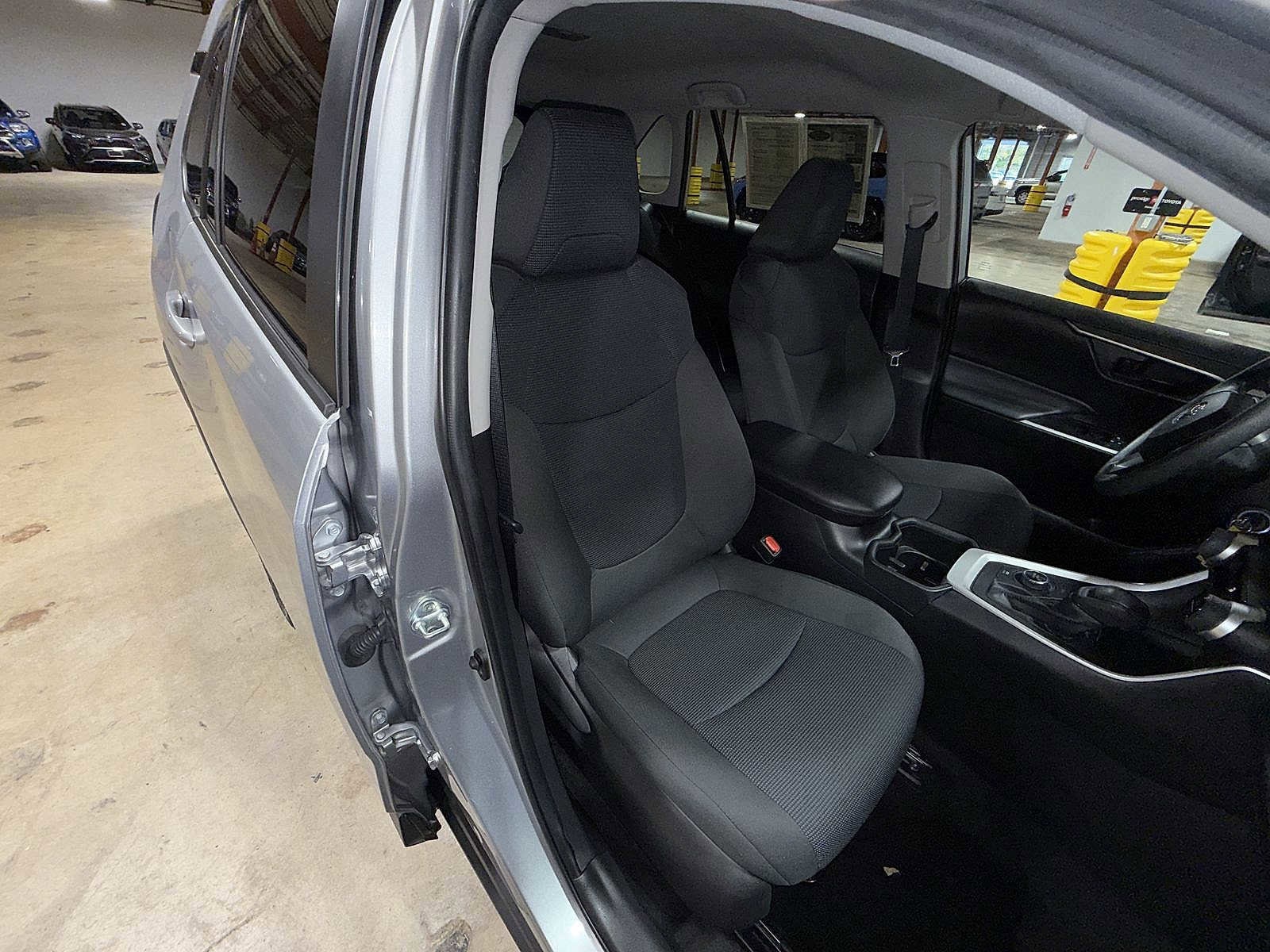 Thumbnail: 2022 Toyota RAV4 - 16