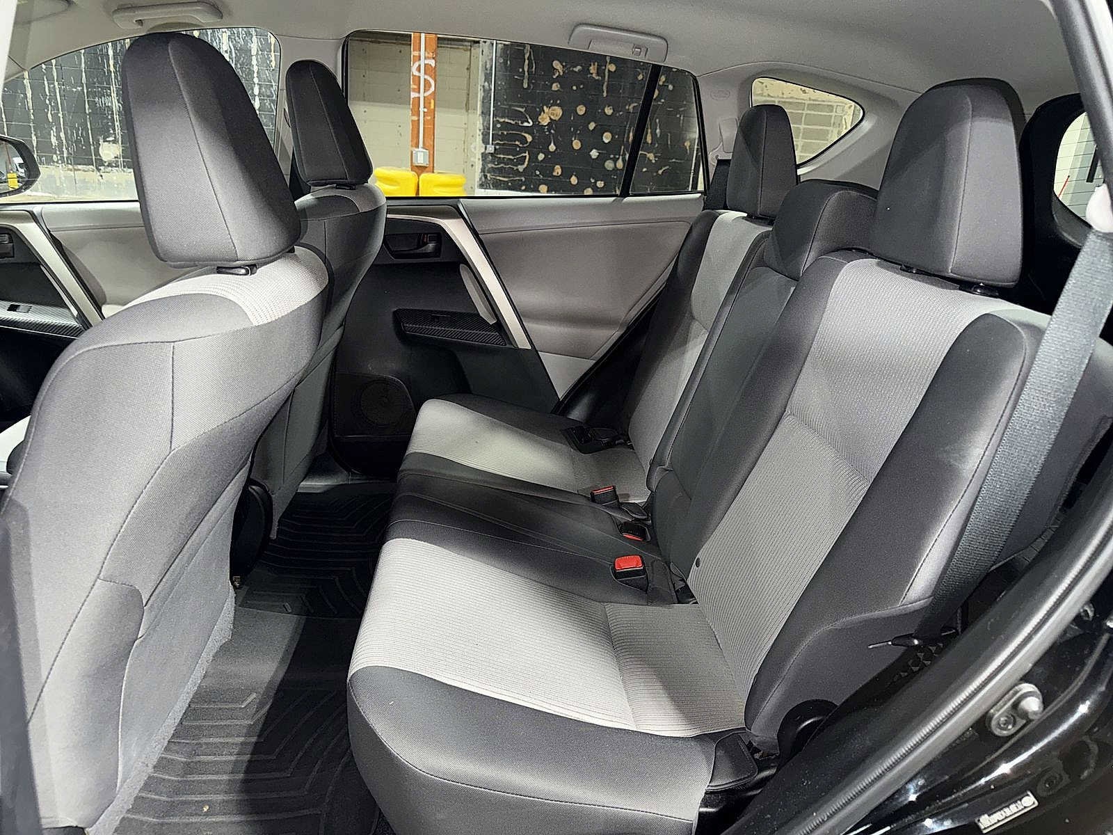 Thumbnail: 2013 Toyota RAV4 - 17