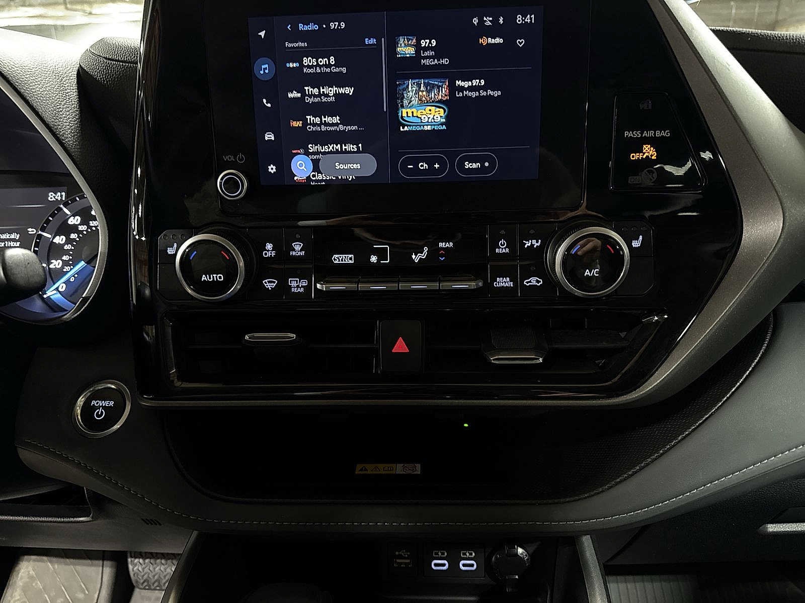 Thumbnail: 2025 Toyota Highlander - 22