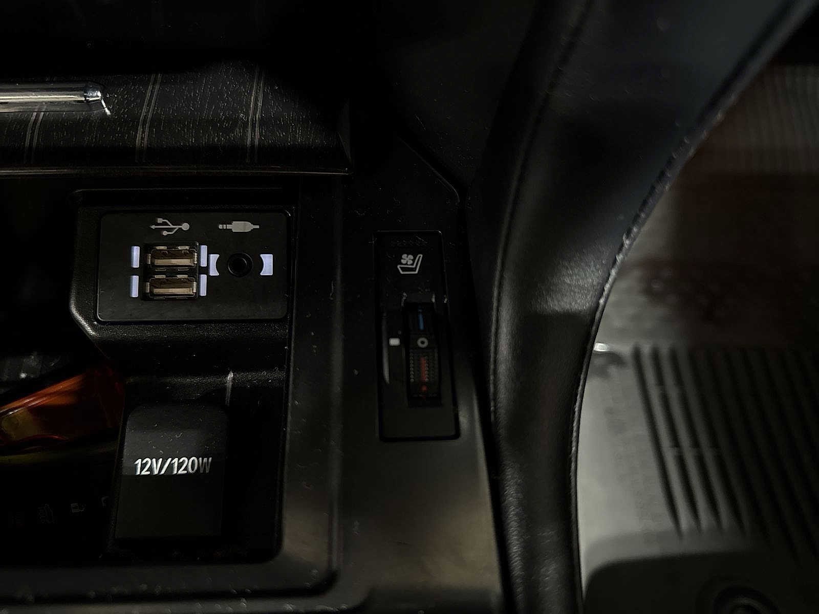 Thumbnail: 2023 Lexus GX - 34