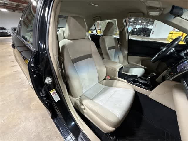 Thumbnail: 2012 Toyota Camry - 16