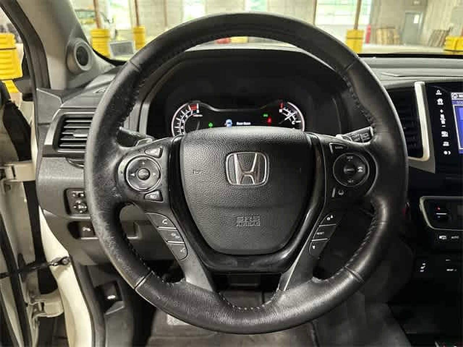 Thumbnail: 2017 Honda Pilot - 40