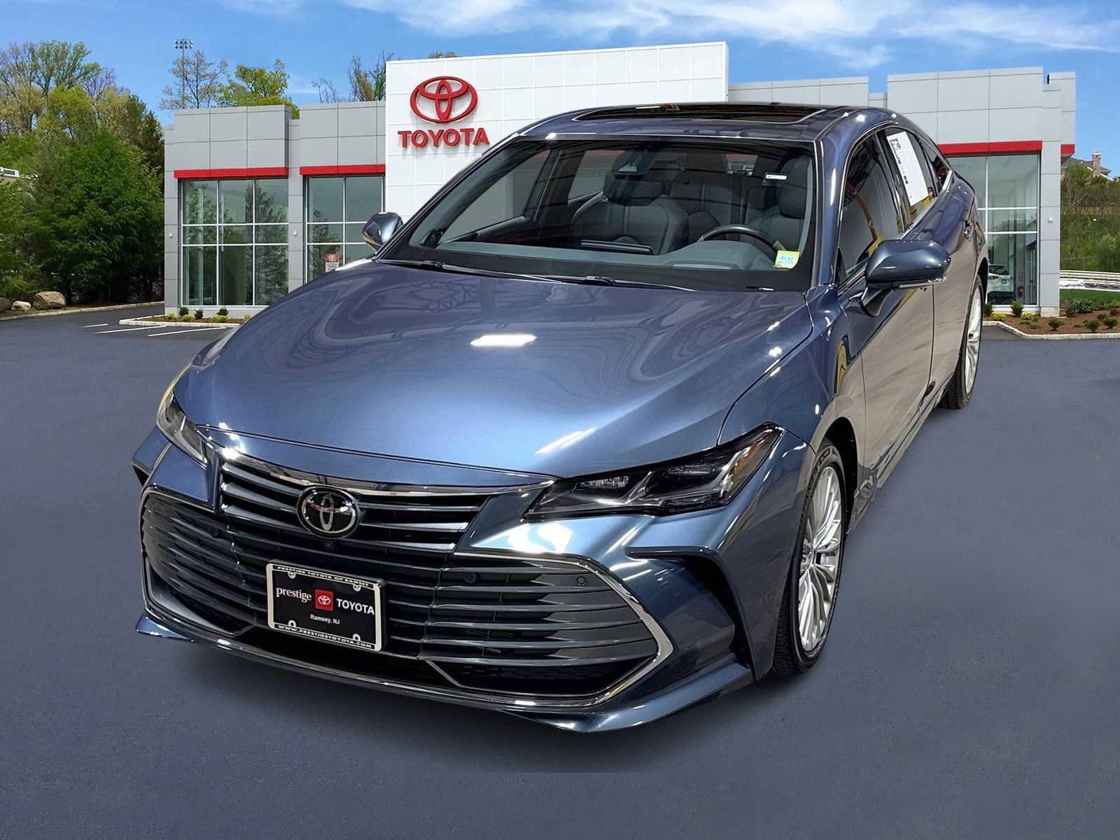 Thumbnail: 2020 Toyota Avalon - 1