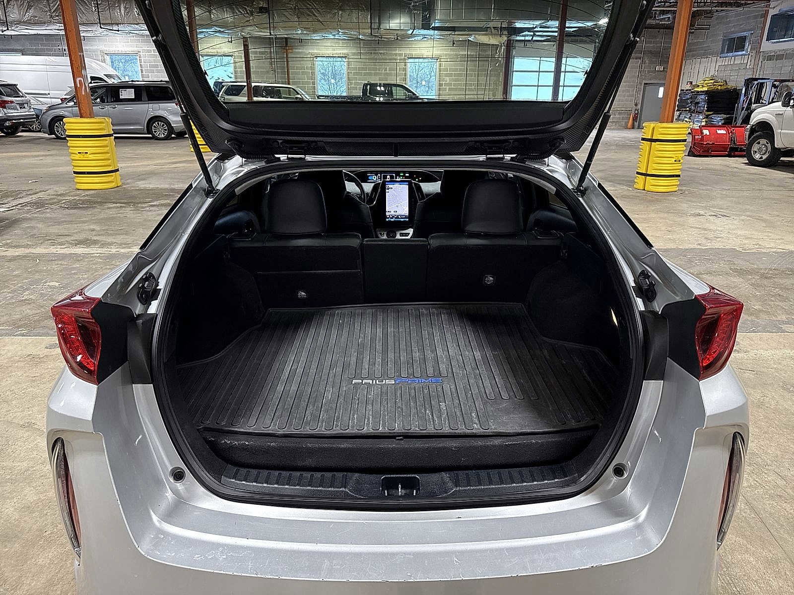 Thumbnail: 2017 Toyota Prius Prime - 11