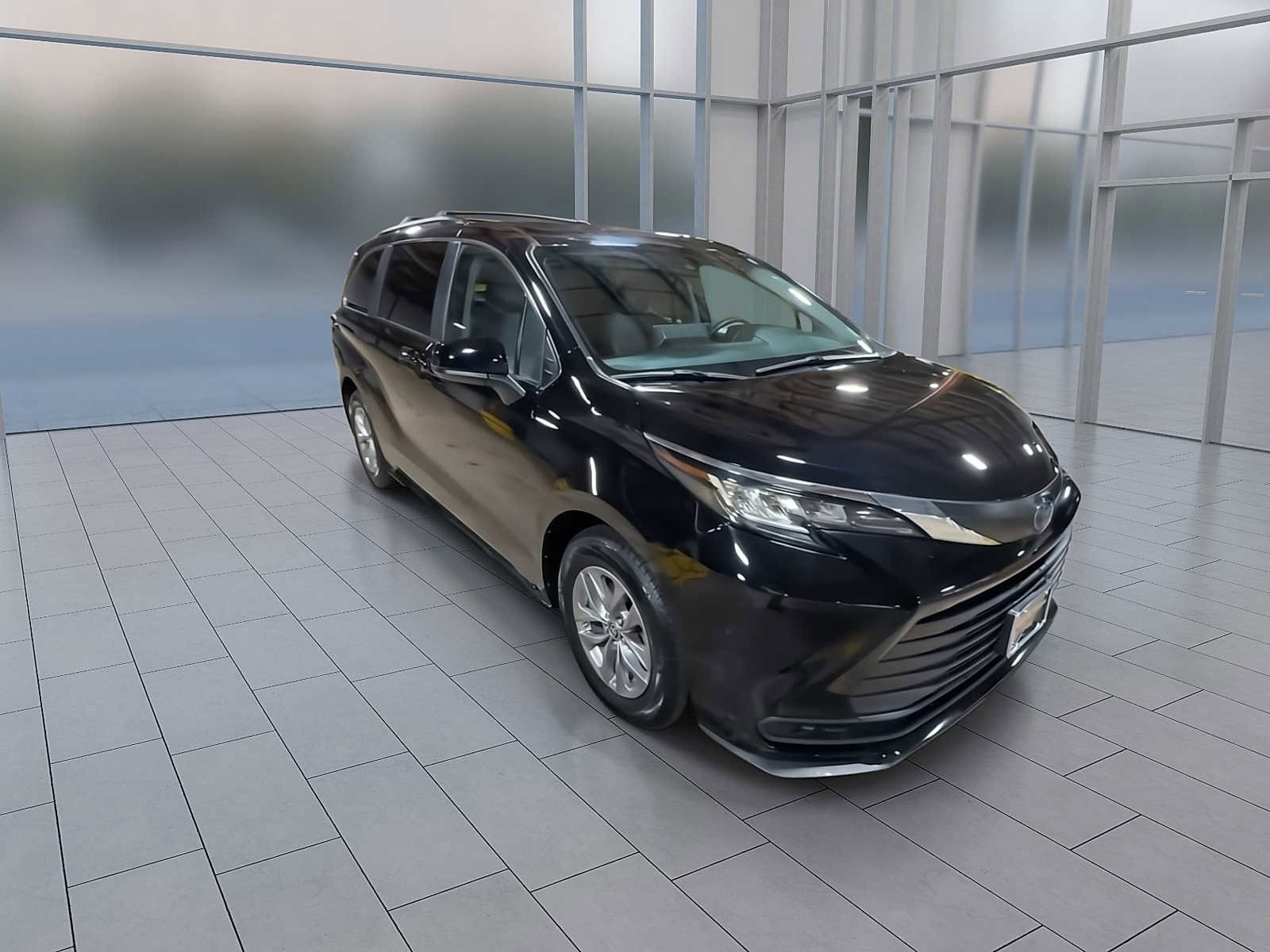 Thumbnail: 2022 Toyota Sienna - 2
